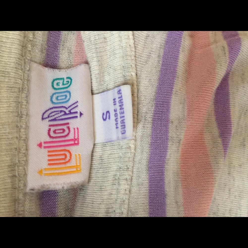 Lula Roe “Randy” tee Size Small - Picture 7 of 8